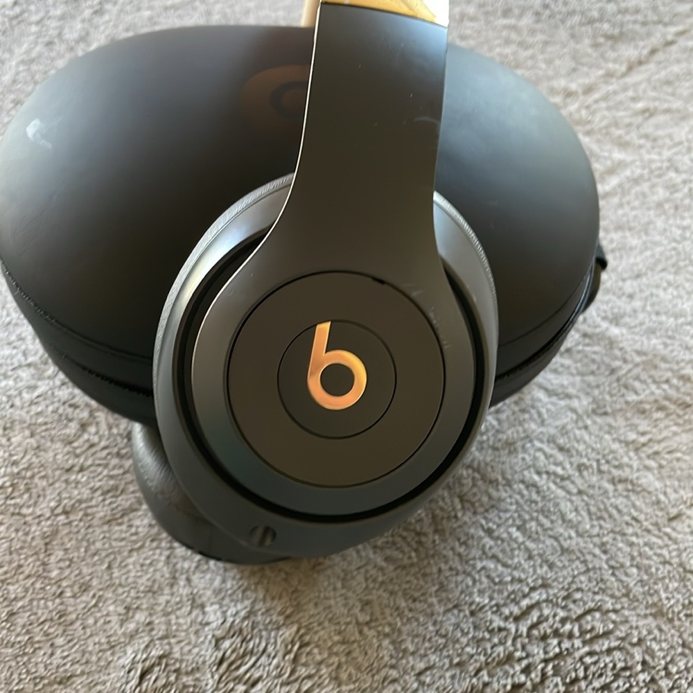 Beats By Dr. Dre Beats Studio3 Wireless Over-Ear Headphones - Shadow Gray